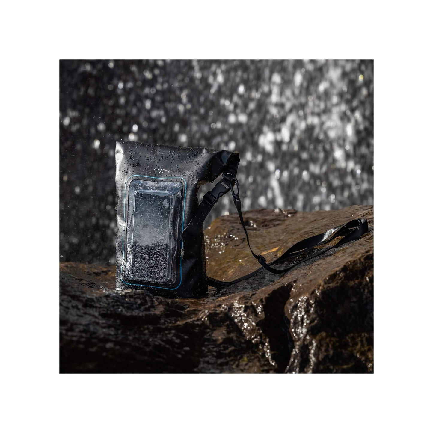 Adjustable and removable strap for comfortable carrying, dimensions 35.5 x 21 cm from xStore in Qatar