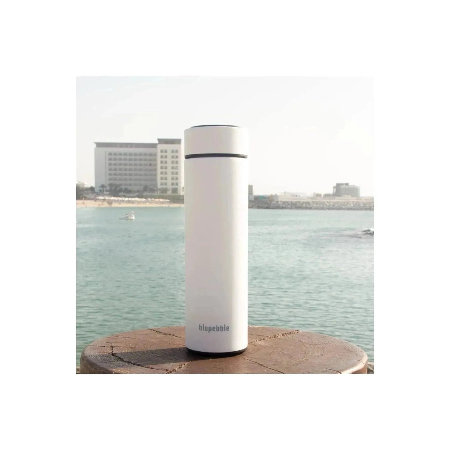 Stylish and functional water bottle with a wide mouth design, LED touch display for temperature indication, from xStore in Qatar.