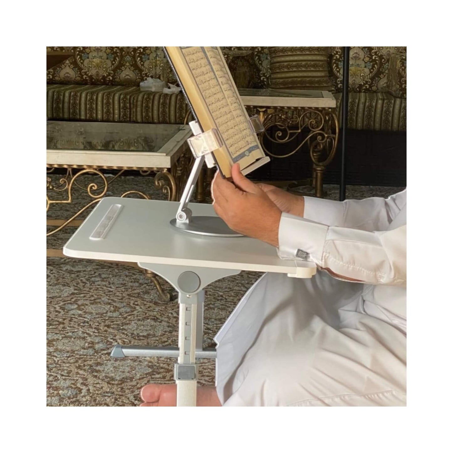 حامل كتب مثالي دوار ٣٦٠ درجة، قابل للطي والتعديل، يناسب الكتب والأجهزة اللوحية وأوراق A6-A4، متوفر لدي اكس ستور في قطر.
