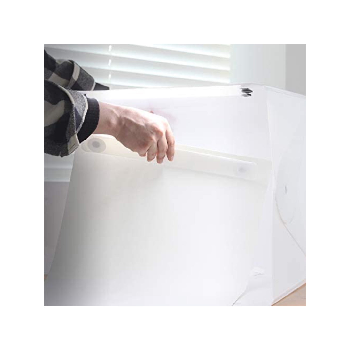 ‫احصل على استديو ORANGEMONKIE Foldio2 Plus من اكس ستور في قطر. إضاءة LED ثلاثية، قابل للطي، مثالي لتصوير احترافي للمنتجات. 