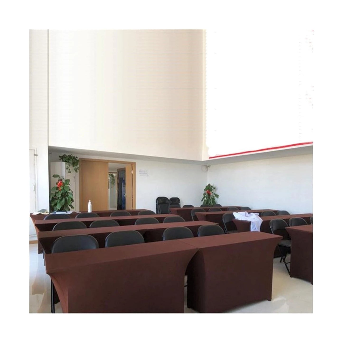 ‫احصل على مفرش طاولة مستطيل للطاولات القابلة للطي من اكس ستور في قطر. تصميم أنيق، عملي وسهل التنظيف.