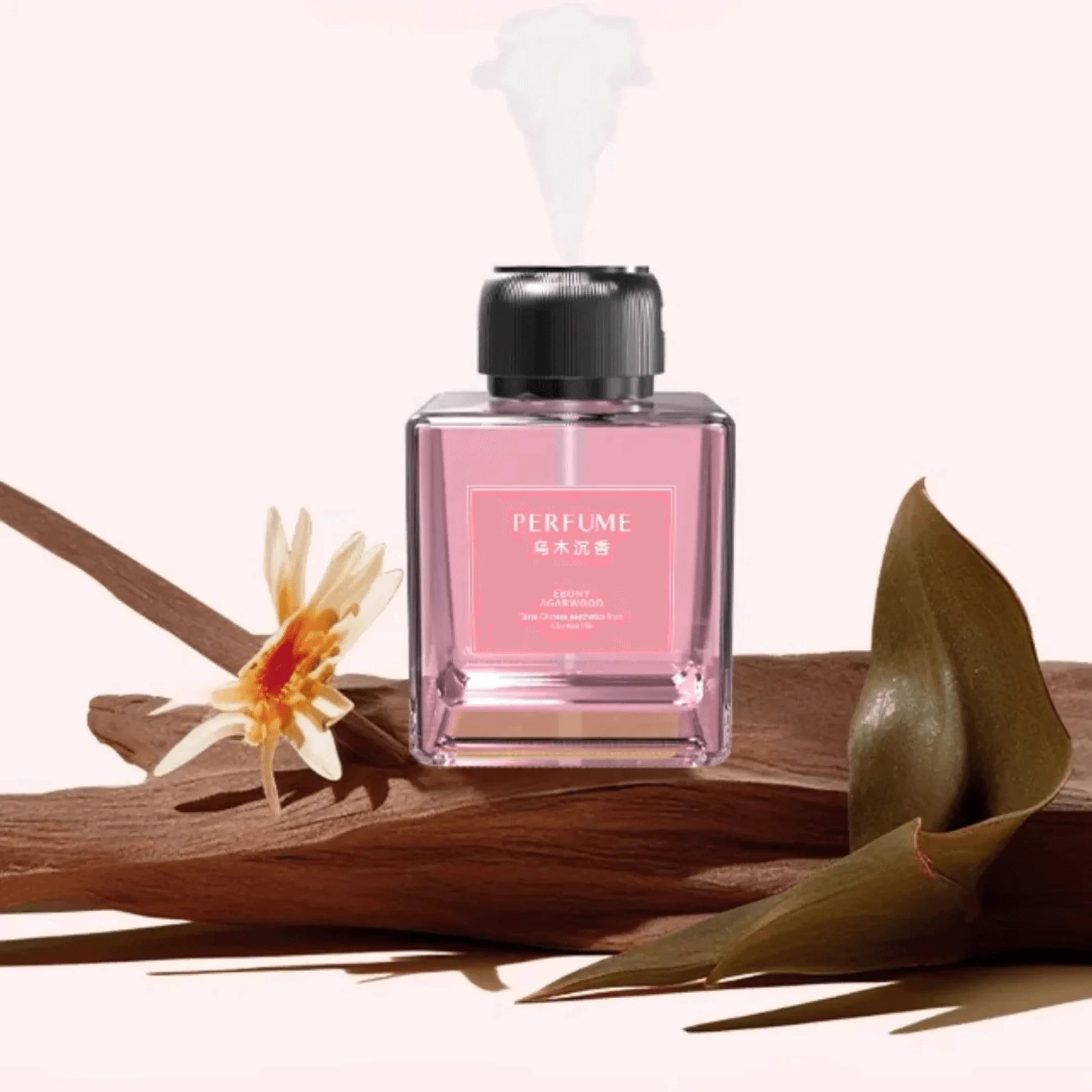 ‫فواحة عطر زجاجية قابلة للشحن ٥٠٠ مل مع شحن USB-C ونظامي رش من اكس ستور في قطر‬