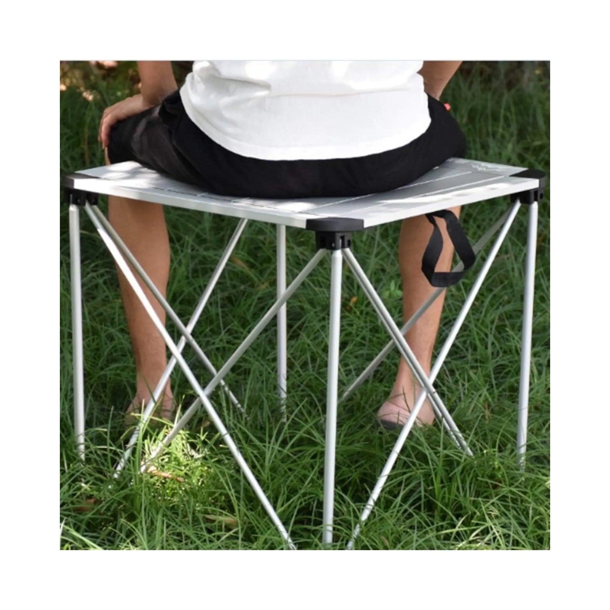 ‫احصل على طاولة قابلة للطي من اكس ستور في قطر. تصميم خفيف ومتين من الألومنيوم، مقاومة للماء والخدوش، للتخييم والرحلات.