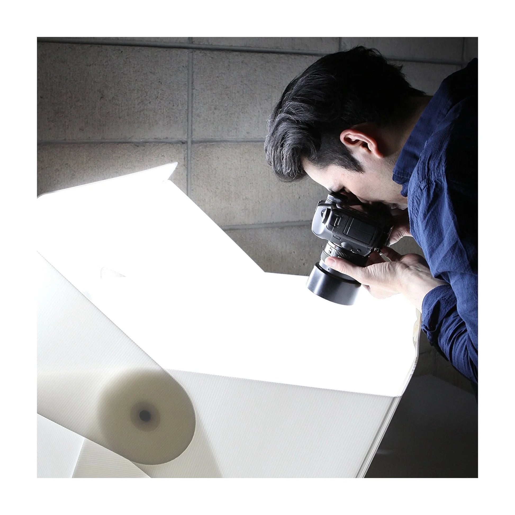 ‫احصل على استديو تصوير ORANGEMONKIE Foldio3 من اكس ستور في قطر. إضاءة LED ثلاثية، قابل للطي، مثالي لتصوير احترافي للمنتجات. 