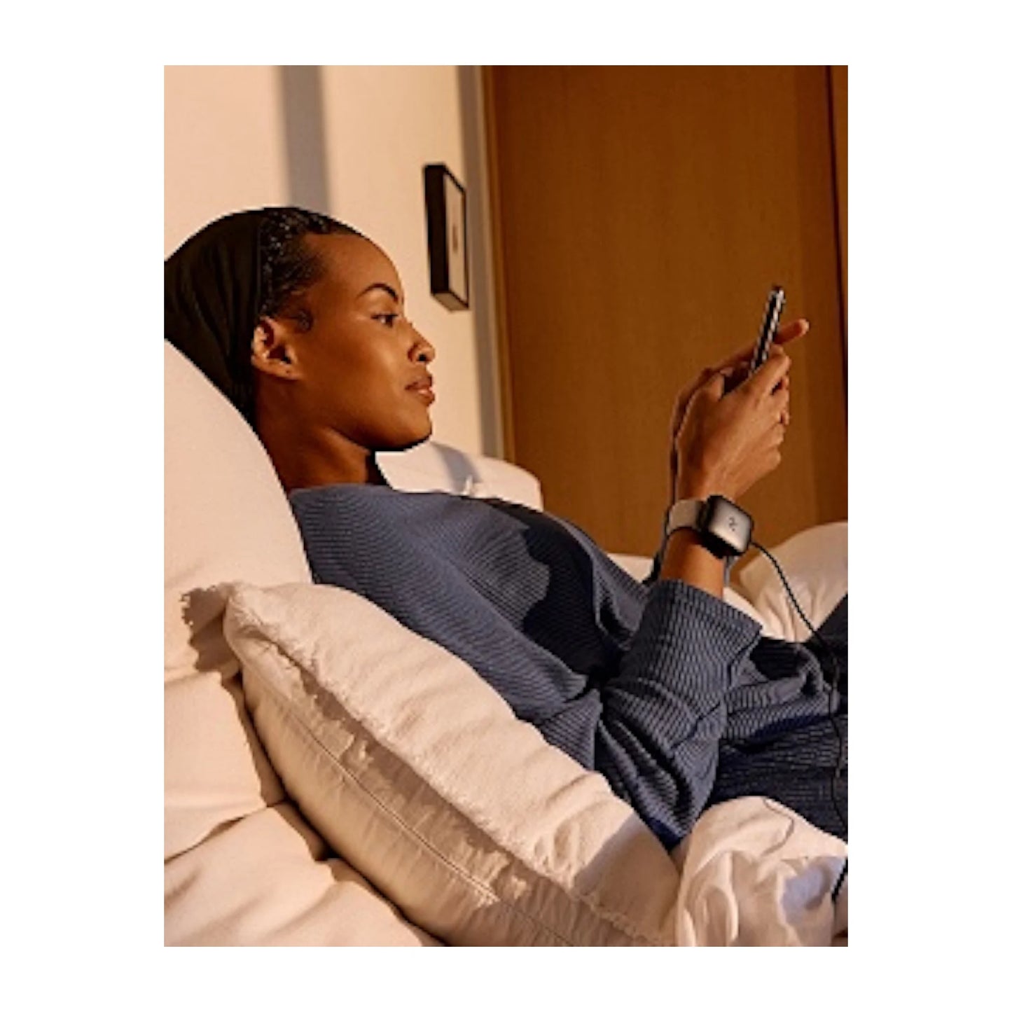 Get Whoop 5.0 & MG Basic Charger, from xStore in Qatar, Built-in 1-meter USB-C cable, from 0%-100% in 2 hours