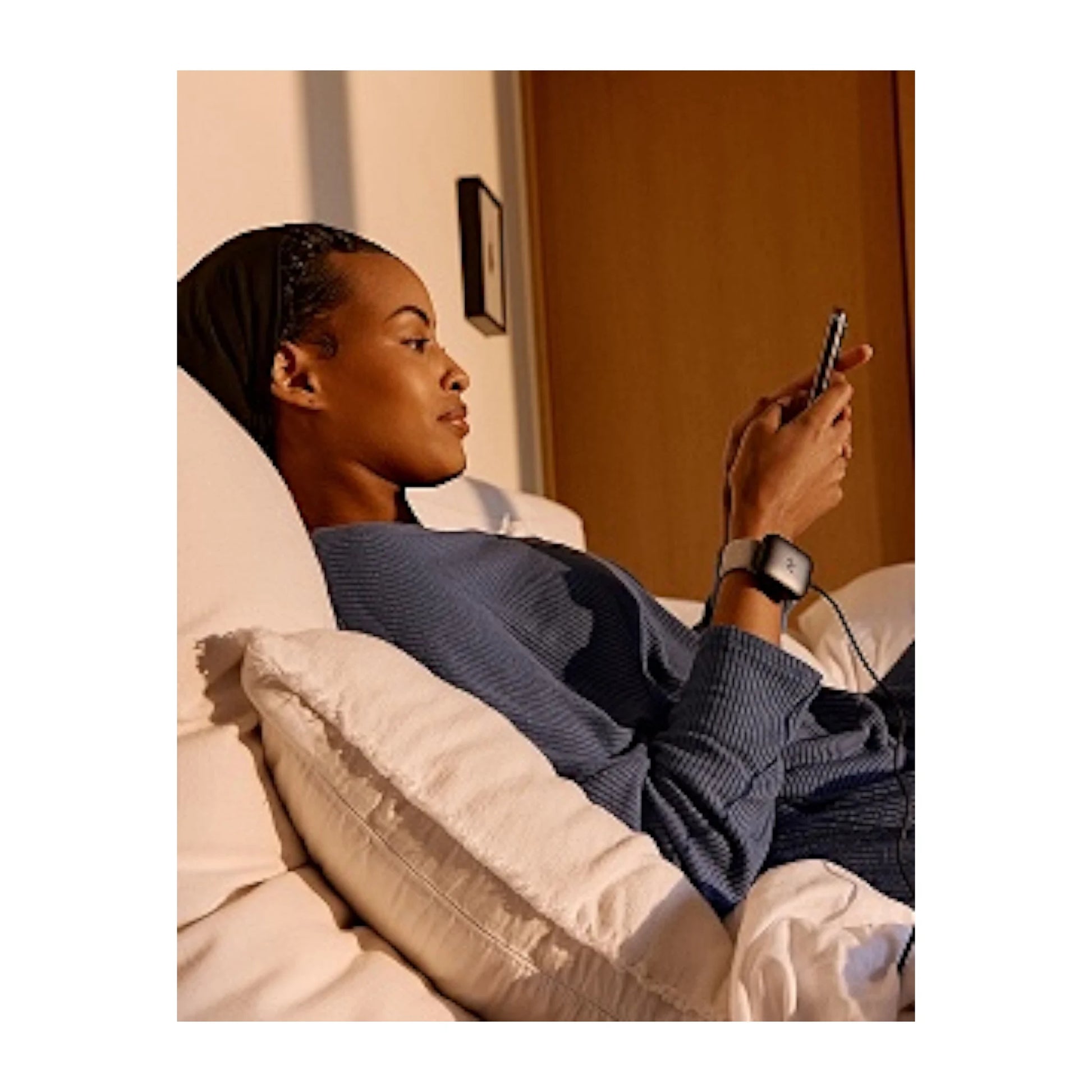 Get Whoop 5.0 & MG Basic Charger, from xStore in Qatar, Built-in 1-meter USB-C cable, from 0%-100% in 2 hours