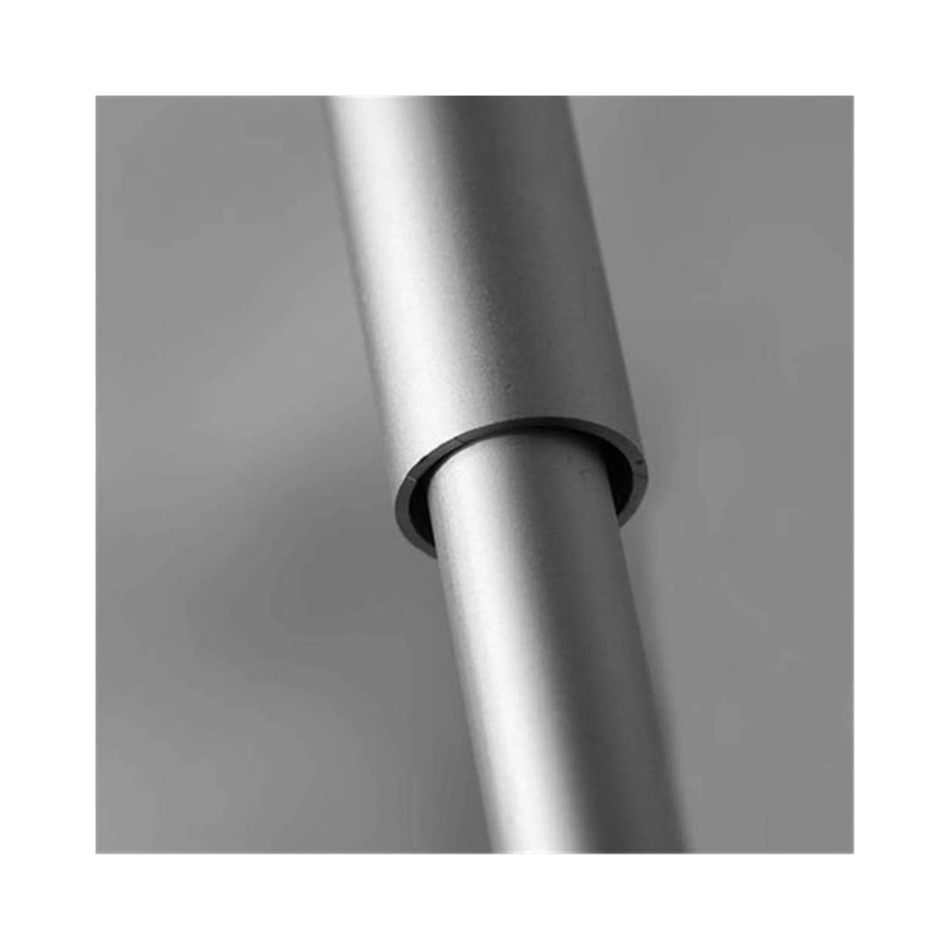 ‫احصل على طاولة قابلة للطي من اكس ستور في قطر. تصميم خفيف ومتين من الألومنيوم، مقاومة للماء والخدوش، للتخييم والرحلات.